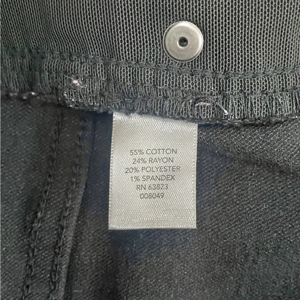 Women’s Christopher and Banks Signature
Slimming Mid Rise Jeans in Black Size 14 - Picture 5 of 7